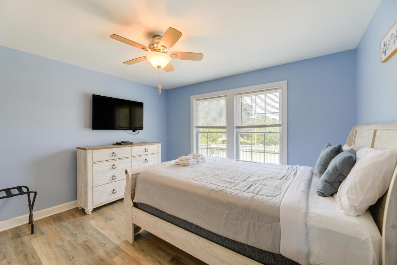 Coastal Emerald Isle Retreat With Deck And Grill! 외부 사진