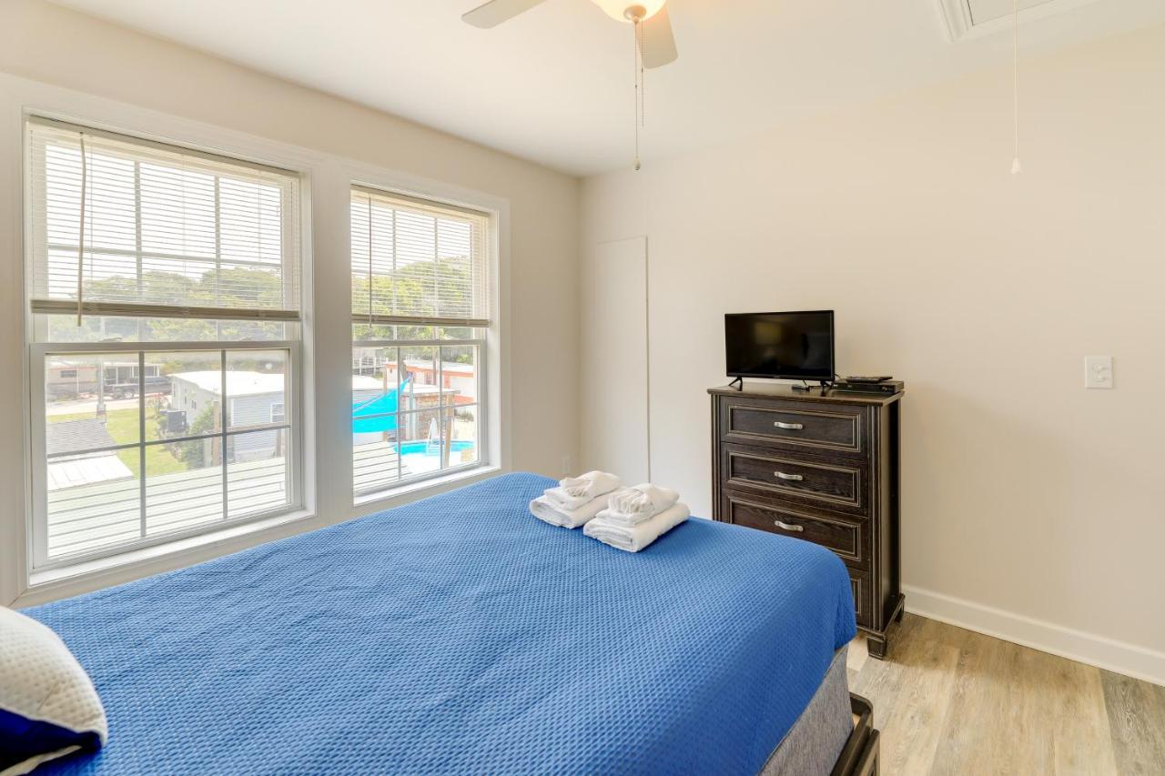 Coastal Emerald Isle Retreat With Deck And Grill! 외부 사진